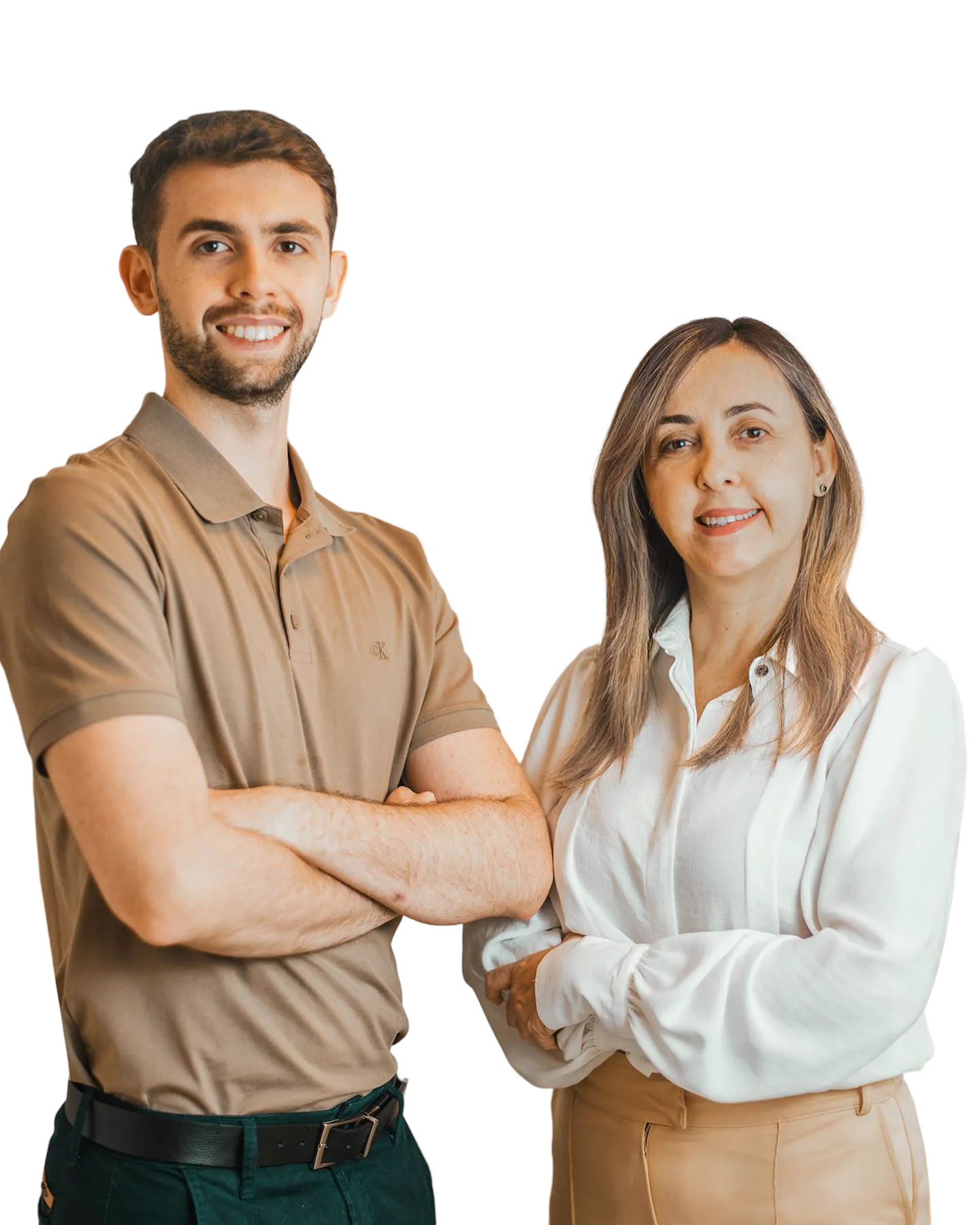 Gabriel Bauer e Vânia Beletate, de braços cruzados, sorrindo